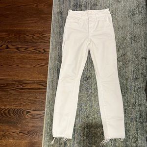 Mother The Looker Women’s size 25, color: white/fairest of them all. Excellent.